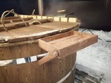Деревянная полка для напитков к Офуро / Фурако с косыми упорами. Пропитка тиковым маслом.